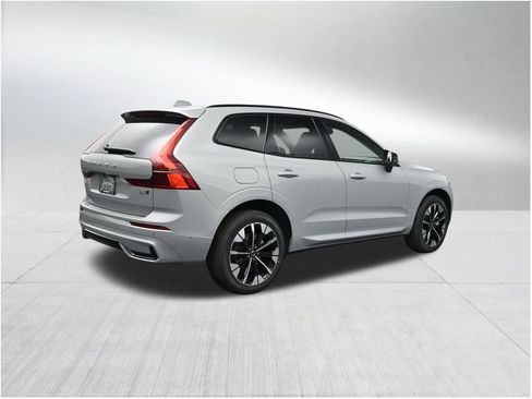 New 2026 Volvo XC60 B5 Plus AWD/4WD image 5