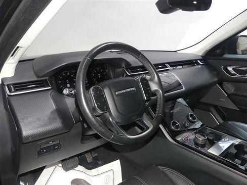 Used 2018 Land Rover Range Rover Velar S image 19
