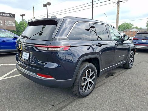 Used 2024 Jeep Grand Cherokee Limited w/ Trailer Tow Package AWD/4WD image 9