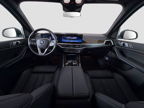 Used 2026 BMW X5 xDrive40i image 9