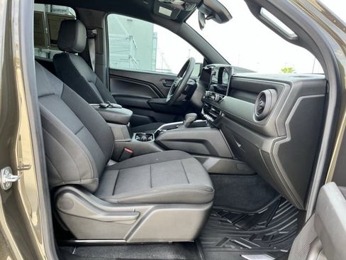 Used 2025 Chevrolet Colorado Trail Boss image 22