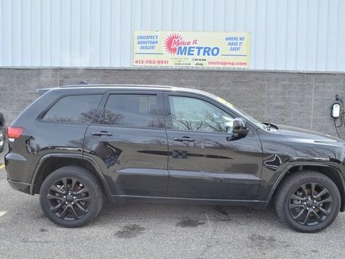 Used 2020 Jeep Grand Cherokee Altitude AWD/4WD image 9