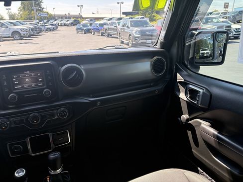 Used 2019 Jeep Wrangler Sport AWD/4WD image 20