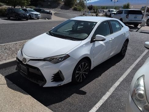 Used 2017 Toyota Corolla SE w/ Carpet Mat Package (TMS) FWD image 1