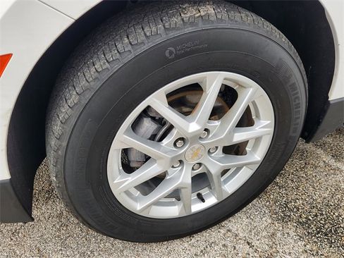 Used 2023 Chevrolet Equinox LT image 10