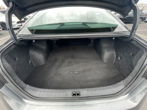 Used 2025 Nissan Altima 2.5 SV image 25