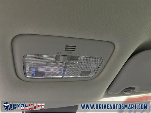 Used 2018 Toyota Corolla LE image 25