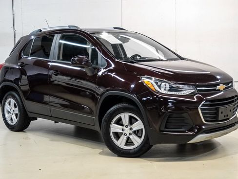 Used 2022 Chevrolet Trax LT w/ LT Convenience Package AWD/4WD image 6