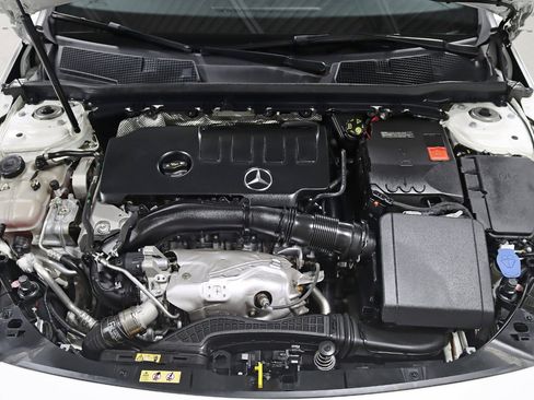 Used 2022 Mercedes-Benz CLA 250 4MATIC image 37