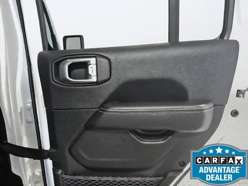Used 2023 Jeep Gladiator Overland w/ Popular Equipment Package AWD/4WD image 35