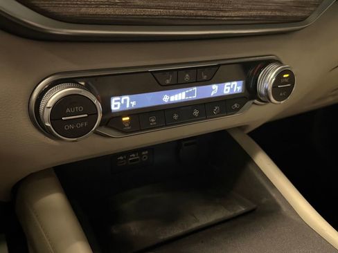 Used 2019 Nissan Altima 2.5 SL AWD/4WD image 16