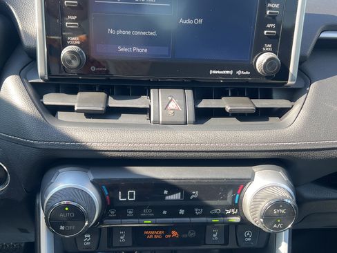 Used 2020 Toyota RAV4 XLE w/ Convenience Package AWD/4WD image 15