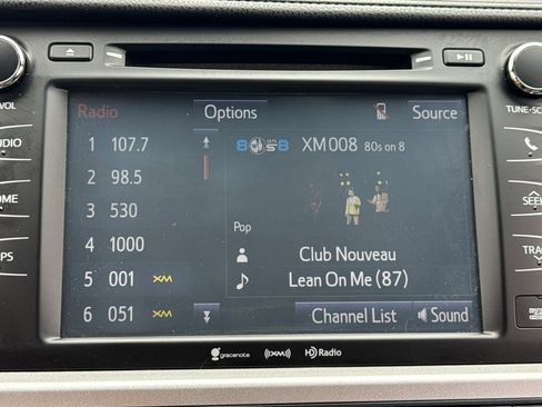 Used 2019 Toyota Highlander XLE AWD/4WD image 21