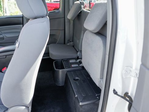 Used 2014 Toyota Tacoma 2WD Access Cab image 18