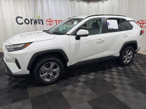 Used 2025 Toyota RAV4 XLE AWD/4WD image 4
