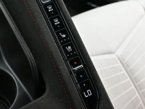 Used 2023 Chevrolet Corvette Stingray Premium Conv w/ Z51 Performance Package RWD image 28