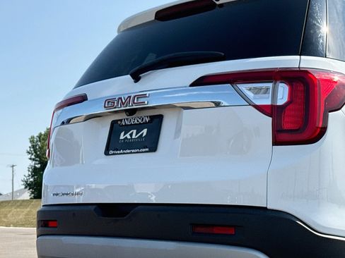 Used 2023 GMC Acadia SLT FWD image 15
