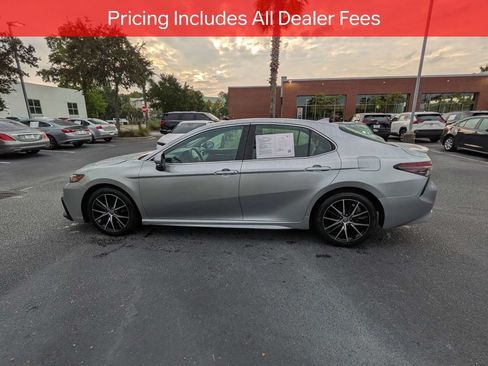 Used 2024 Toyota Camry SE w/ Convenience Package FWD image 8