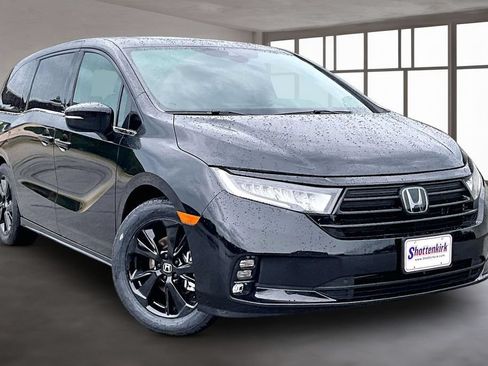 Certified 2024 Honda Odyssey Sport image 3