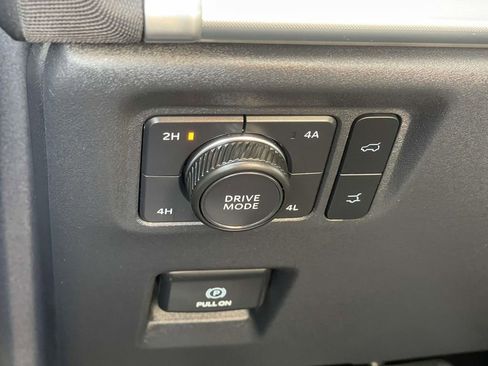 Certified 2025 Ford Expedition Platinum image 14