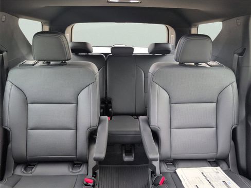 New 2026 Chevrolet Traverse LT w/ Sun and Wheel Package FWD image 31