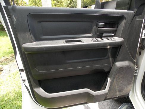 Used 2022 RAM 2500 Tradesman w/ Chrome Appearance Group AWD/4WD image 22