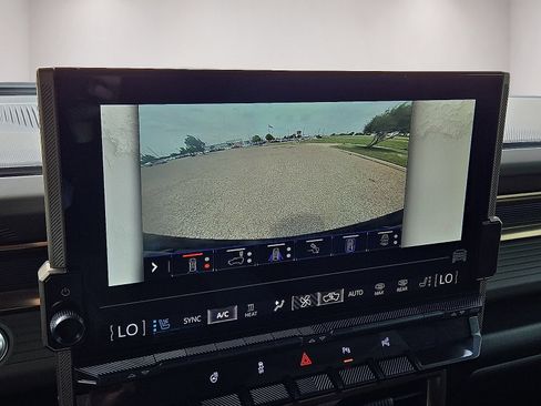 Used 2025 GMC Hummer EV 2X AWD/4WD image 28