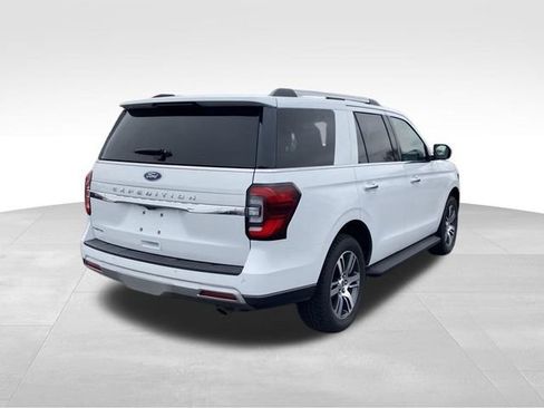 Used 2024 Ford Expedition Limited AWD/4WD image 3