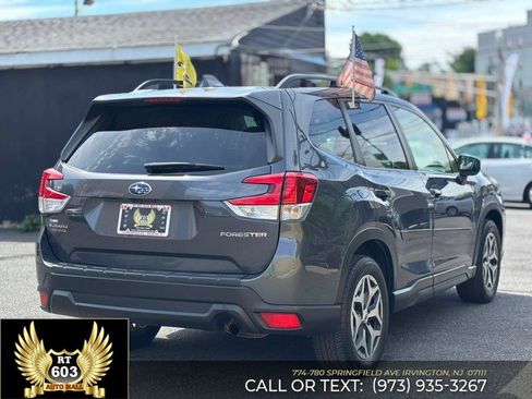 Used 2021 Subaru Forester Premium AWD/4WD image 6