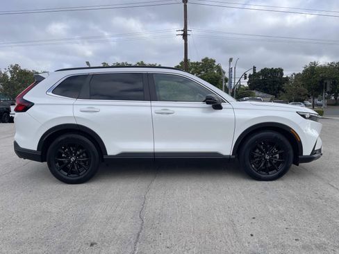 Used 2025 Honda CR-V Sport image 2