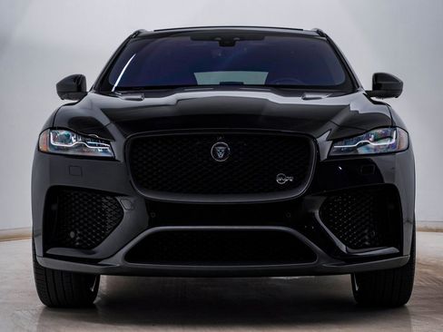 Used 2020 Jaguar F-PACE SVR image 6