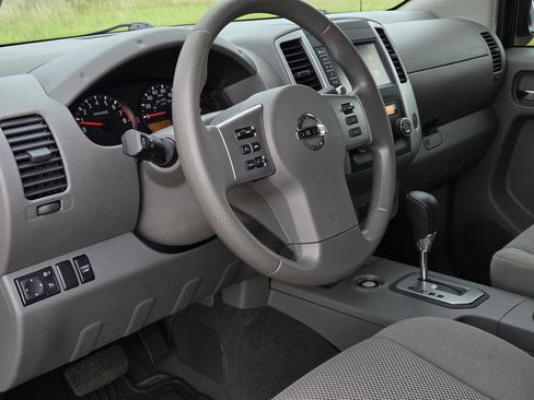 Used 2021 Nissan Frontier SV w/ Midnight Edition Floor Mats RWD image 24