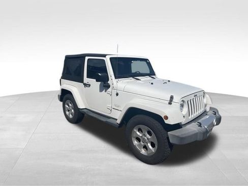 Used 2015 Jeep Wrangler Sahara w/ Connectivity Group AWD/4WD image 4