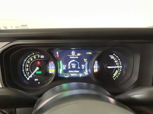 Used 2024 Jeep Wrangler Unlimited AWD/4WD image 16