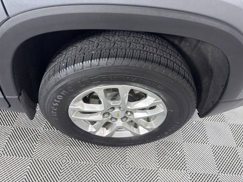 Used 2020 Chevrolet Traverse LT w/ Driver Confidence II Package image 11