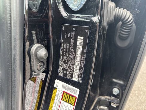 Certified 2025 Toyota Highlander LE FWD image 42