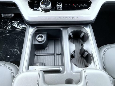 New 2027 Ford Expedition Max Active AWD/4WD image 16