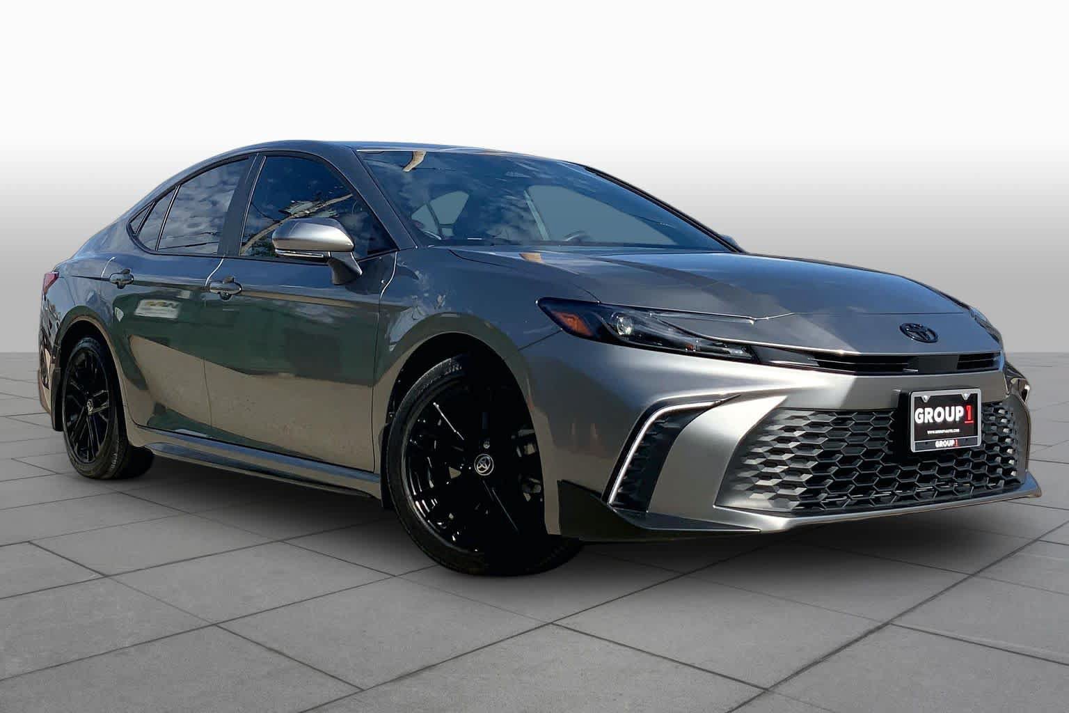 Used 2026 Toyota Camry SE w/ Convenience Package FWD image 3