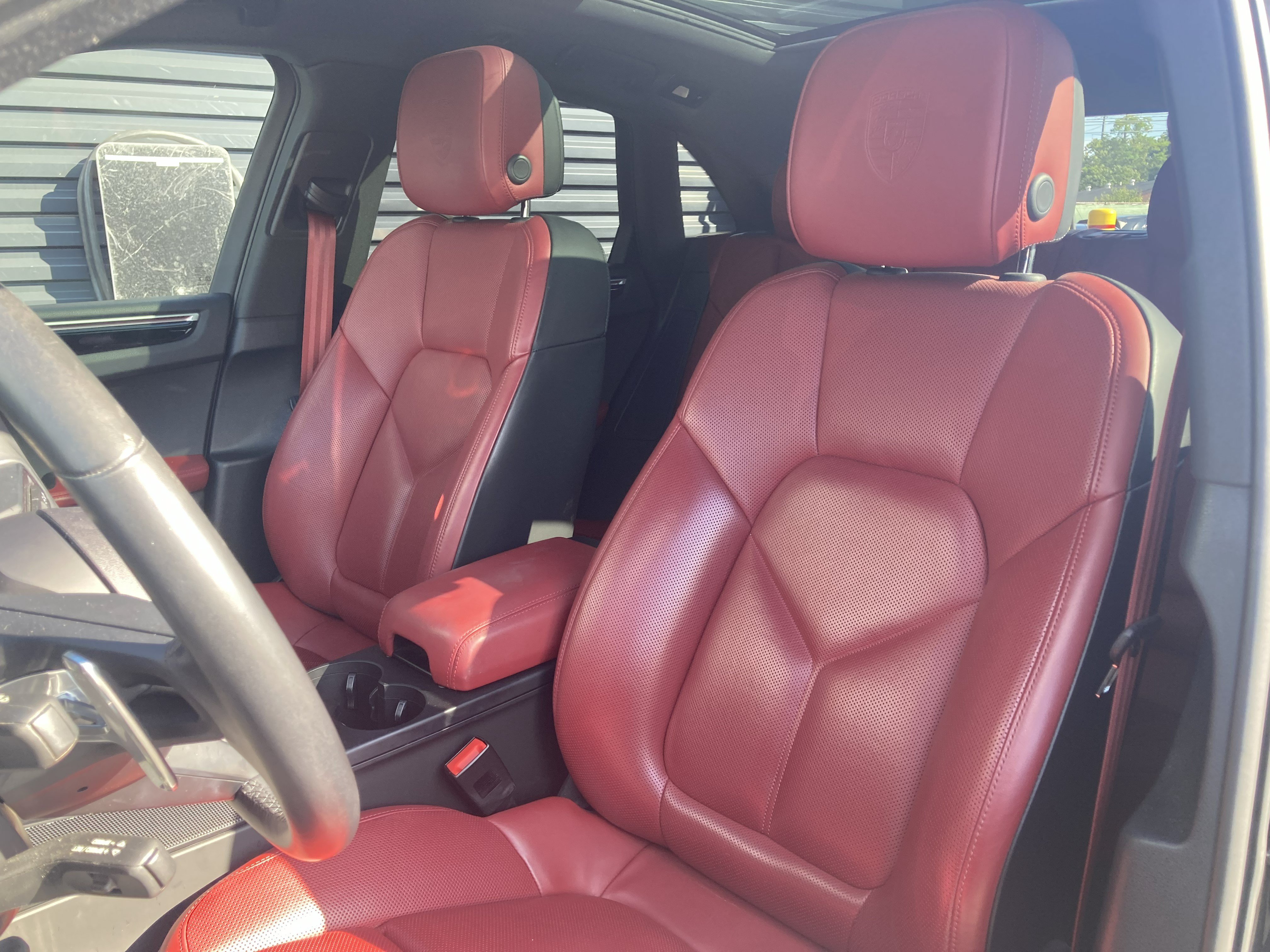 Certified 2024 Porsche Macan S AWD/4WD image 5