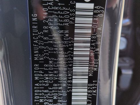 Certified 2025 Toyota Corolla LE image 29