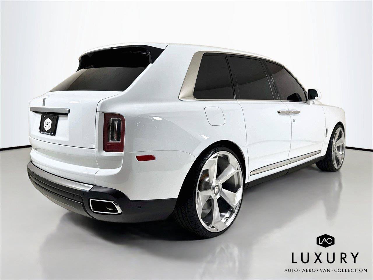 Used 2022 Rolls-Royce Cullinan w/ Cullinan Package AWD/4WD image 5