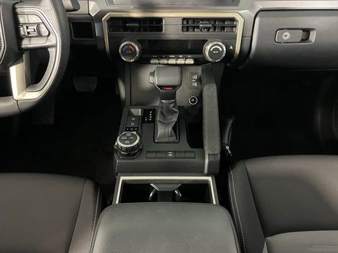 Used 2025 Toyota Tacoma TRD Off-Road image 17