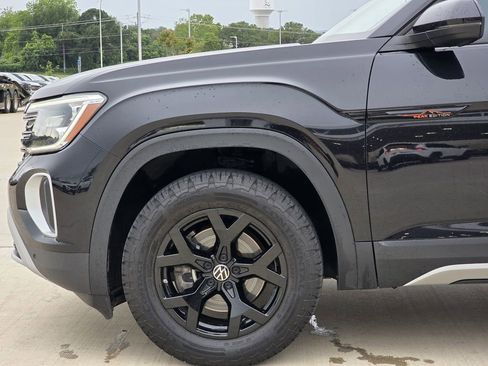 Used 2024 Volkswagen Atlas Peak Edition SEL AWD/4WD image 6