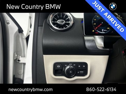 Used 2021 Mercedes-Benz GLB 250 4MATIC image 18