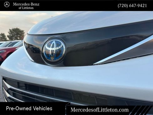 Used 2024 Toyota Sienna Limited image 8