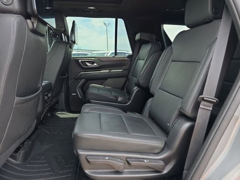 Used 2023 Chevrolet Tahoe Z71 w/ Luxury Package AWD/4WD image 11
