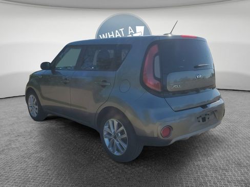 Used 2019 Kia Soul + FWD image 6