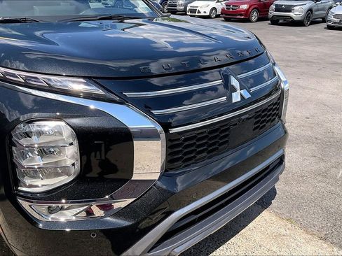 Used 2025 Mitsubishi Outlander SE AWD/4WD image 29
