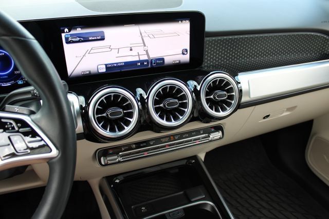 Used 2024 Mercedes-Benz EQB 300 4MATIC w/ Winter Package image 17