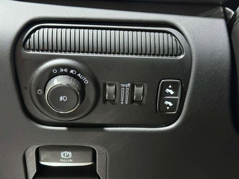 Used 2024 Jeep Grand Wagoneer L Series III image 12